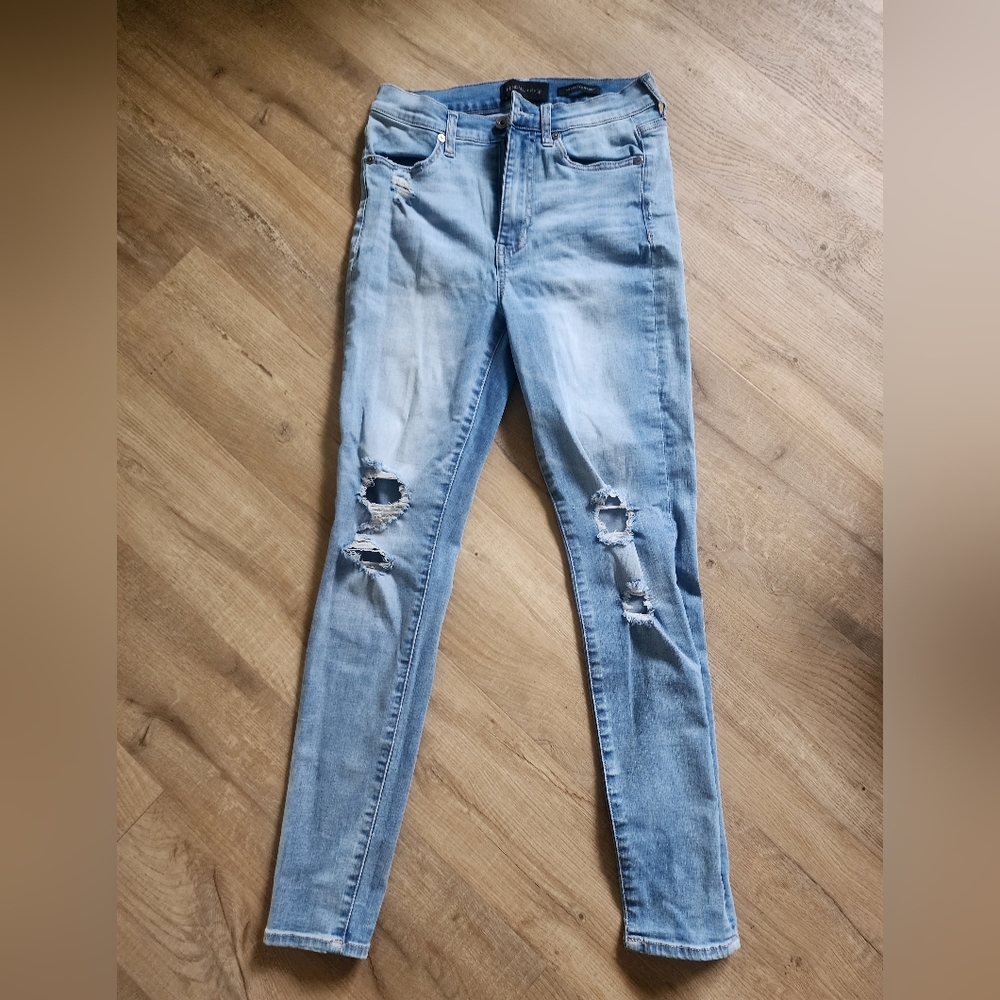 Kendall + Kyle distressed jeans